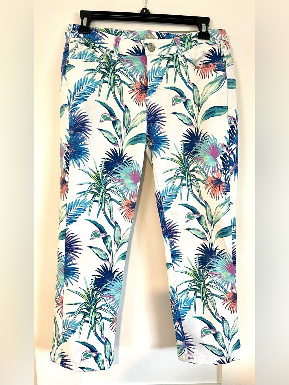 Tommy Bahama White Capri with Multicolor Tropical Print and Silver Embroidery